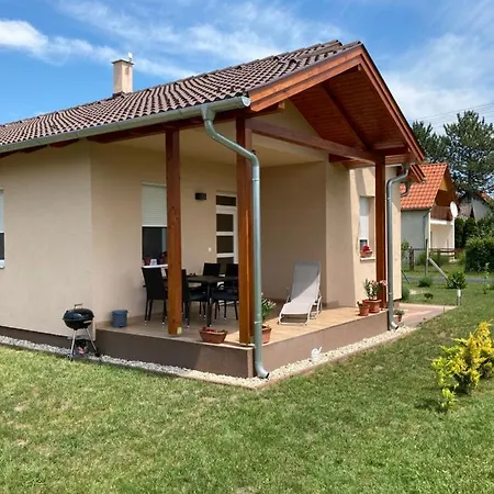 Konrad Holiday home Balatonmariafurdo