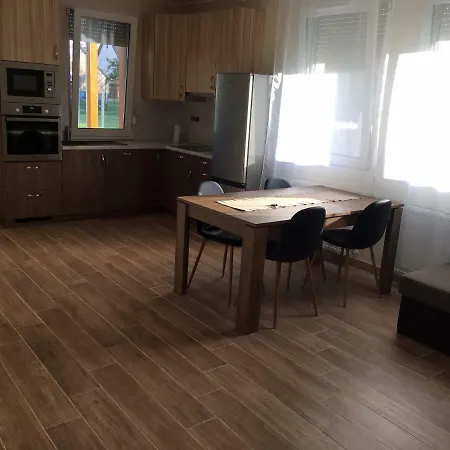 Konrad Apartman Balatonmariafurdo