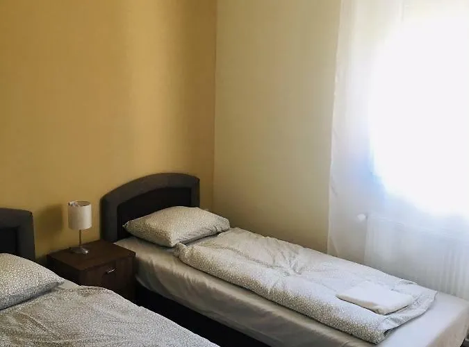 Konrad בית נופש Balatonmáriafürdő